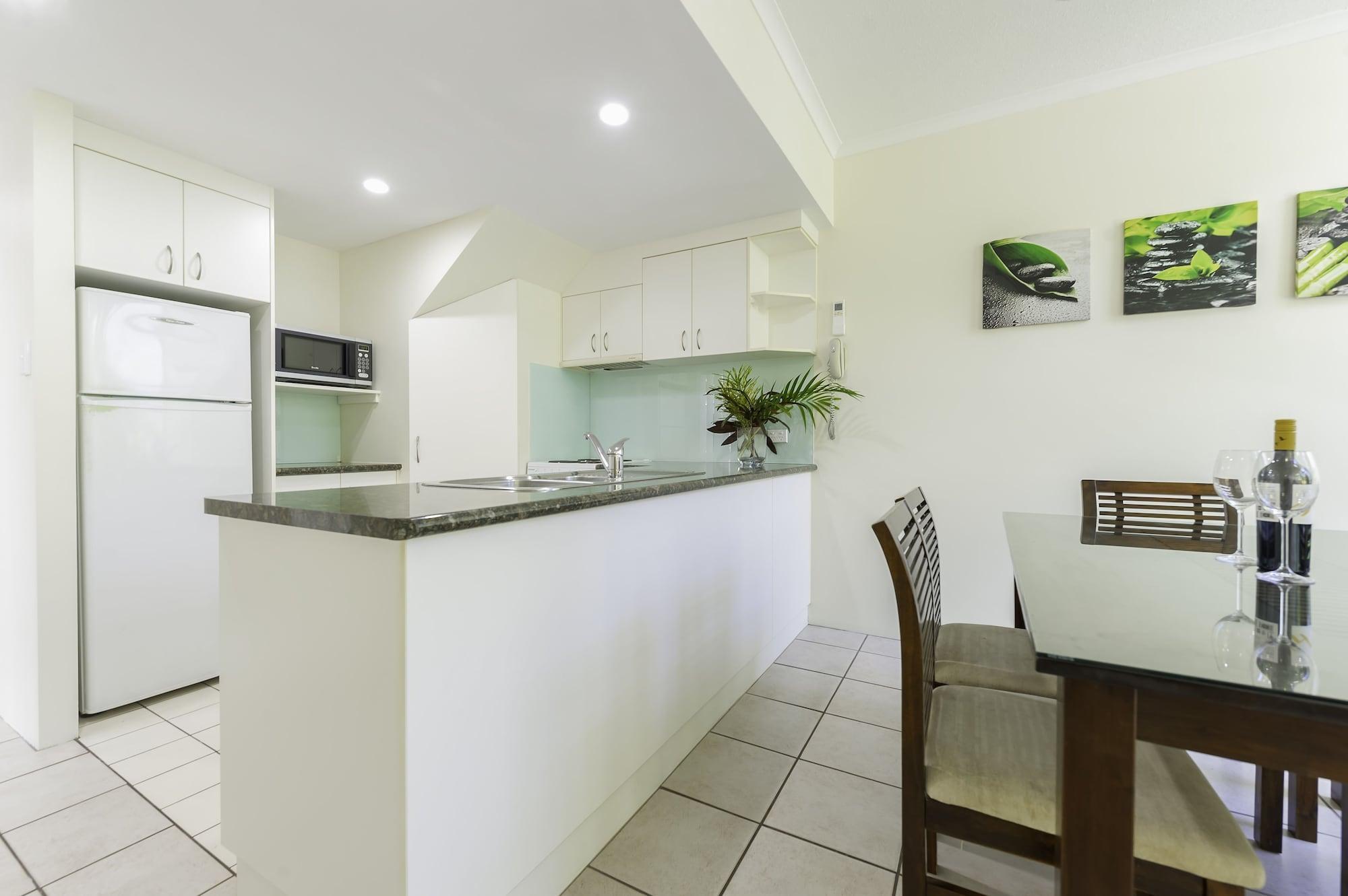Tropical Nites Holiday Townhouses Port Douglas Bagian luar foto