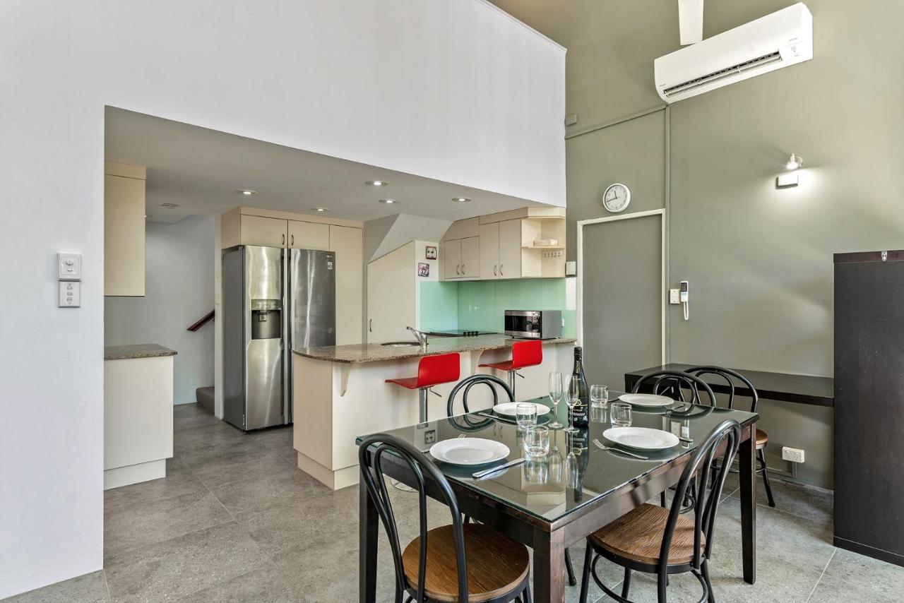 Tropical Nites Holiday Townhouses Port Douglas Bagian luar foto